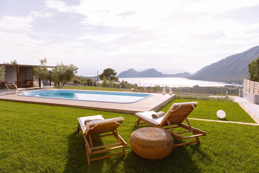 Villa Armonia Vouliagmeni Lake Room photo