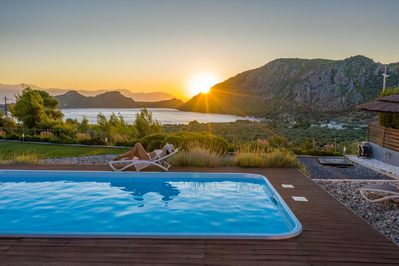 Villa Armonia Vouliagmeni Lake Exterior photo
