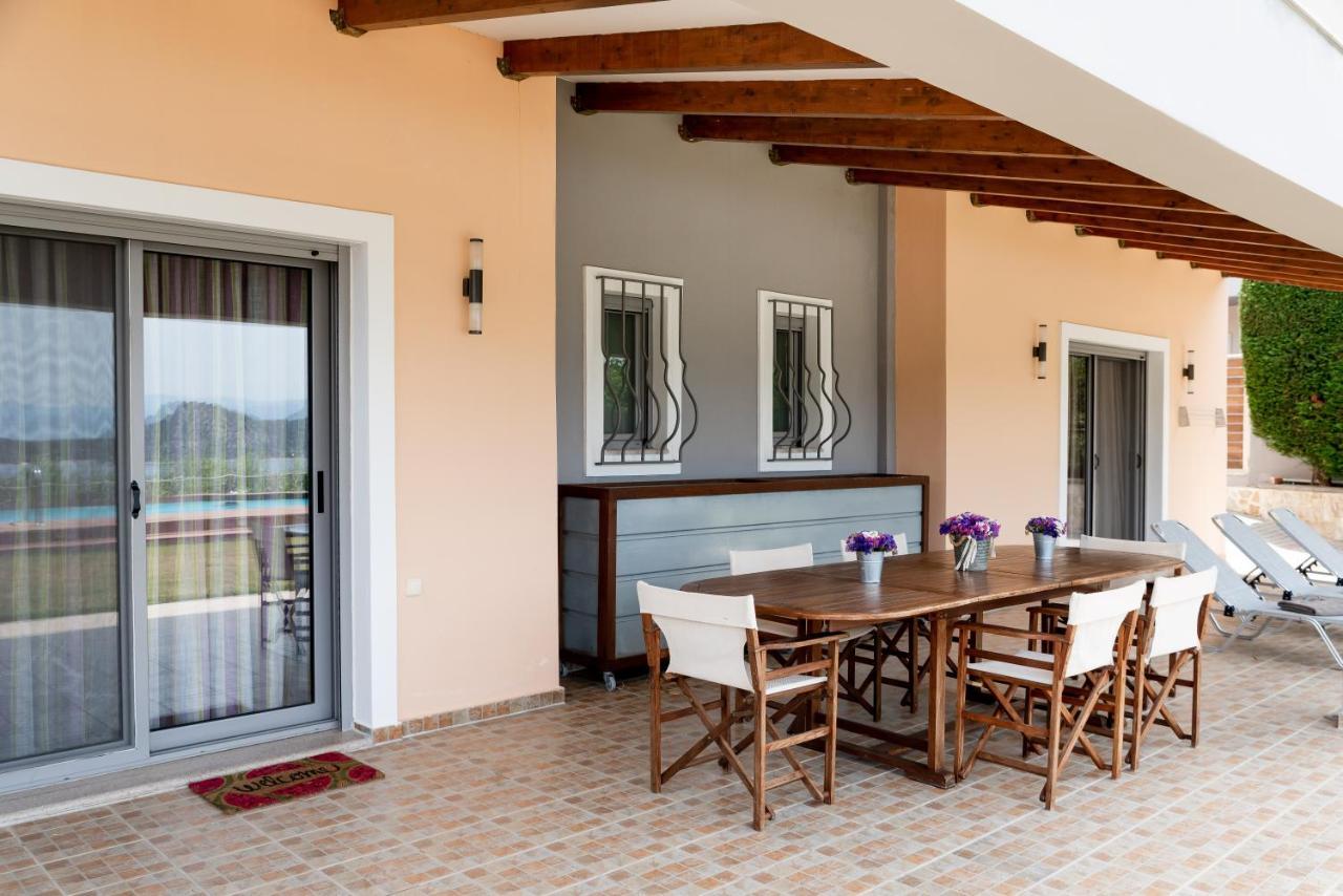 Villa Armonia Vouliagmeni Lake Exterior photo